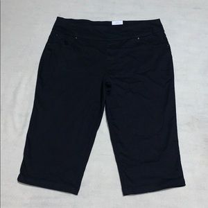 Plus size Woven Pull-on Capri